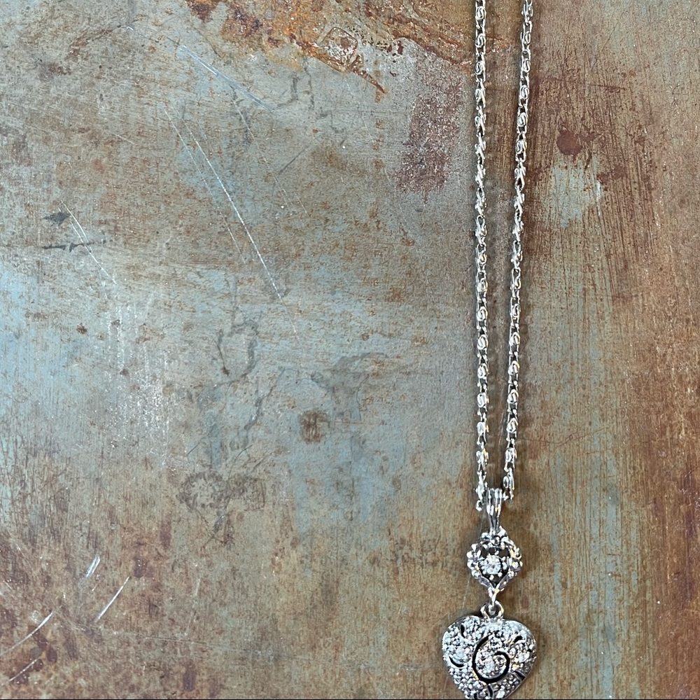 Silvertone Heart Necklace w/Crystals